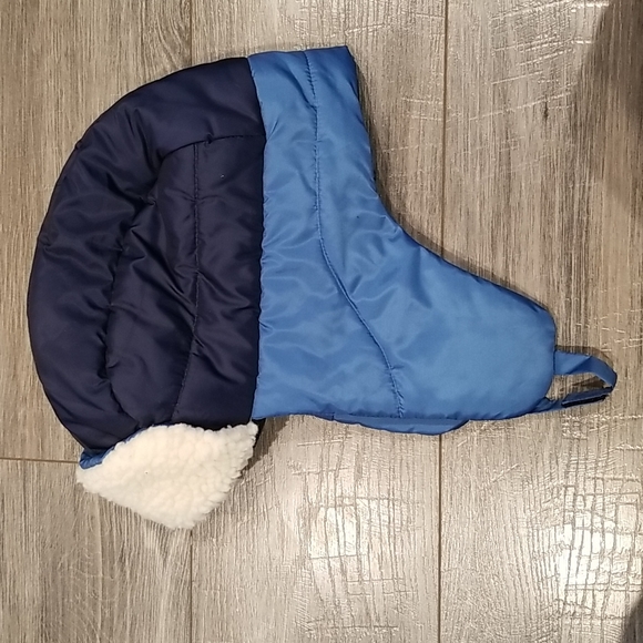 There Abouts Boys sz M/L Winter Hat w/velcro under the chin straps used cond. - Picture 2 of 9